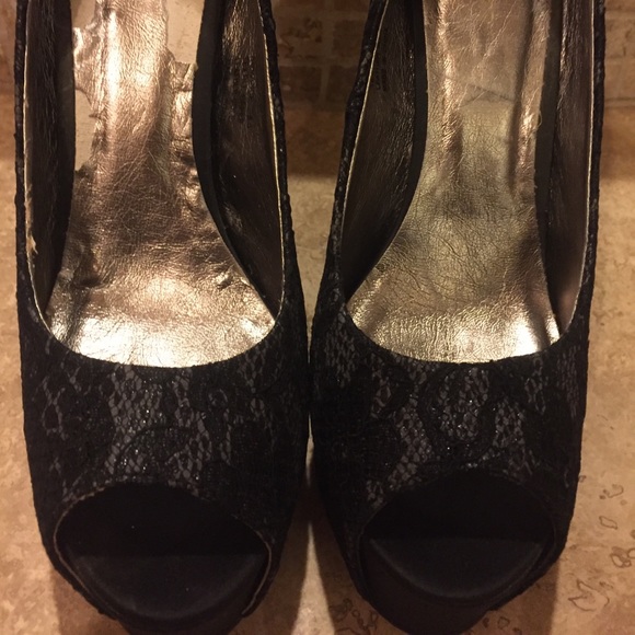 🖤Cute & Elegant Peep-Toes🖤 - Picture 3 of 7